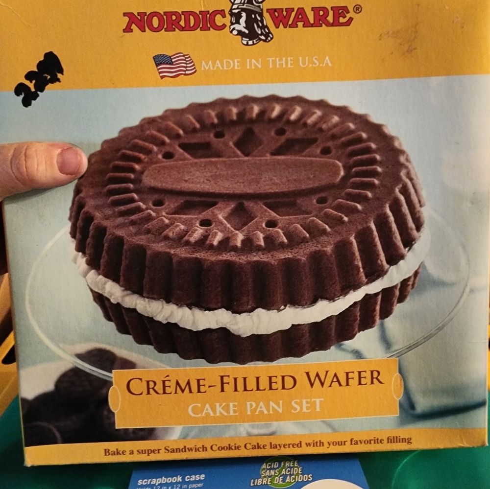 Nordic Ware Crème-Filled Wafer Cake Pan Set